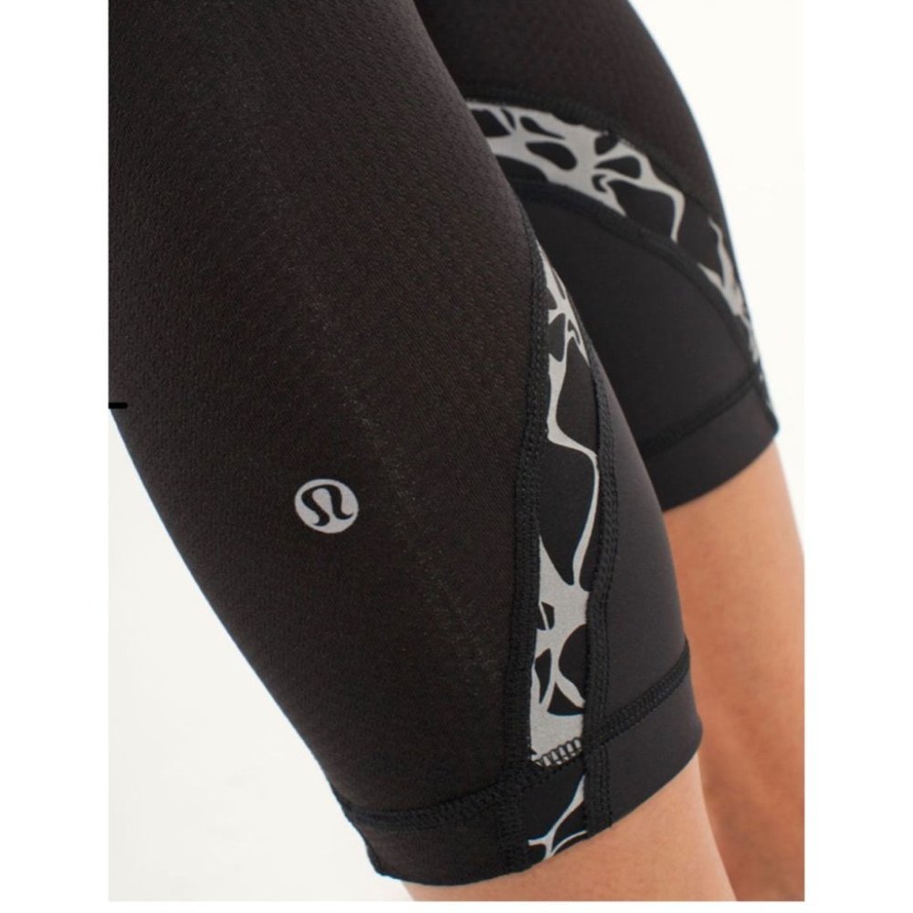 Lululemon Run Inspire Crop II Black Legging - Picture 4 of 13